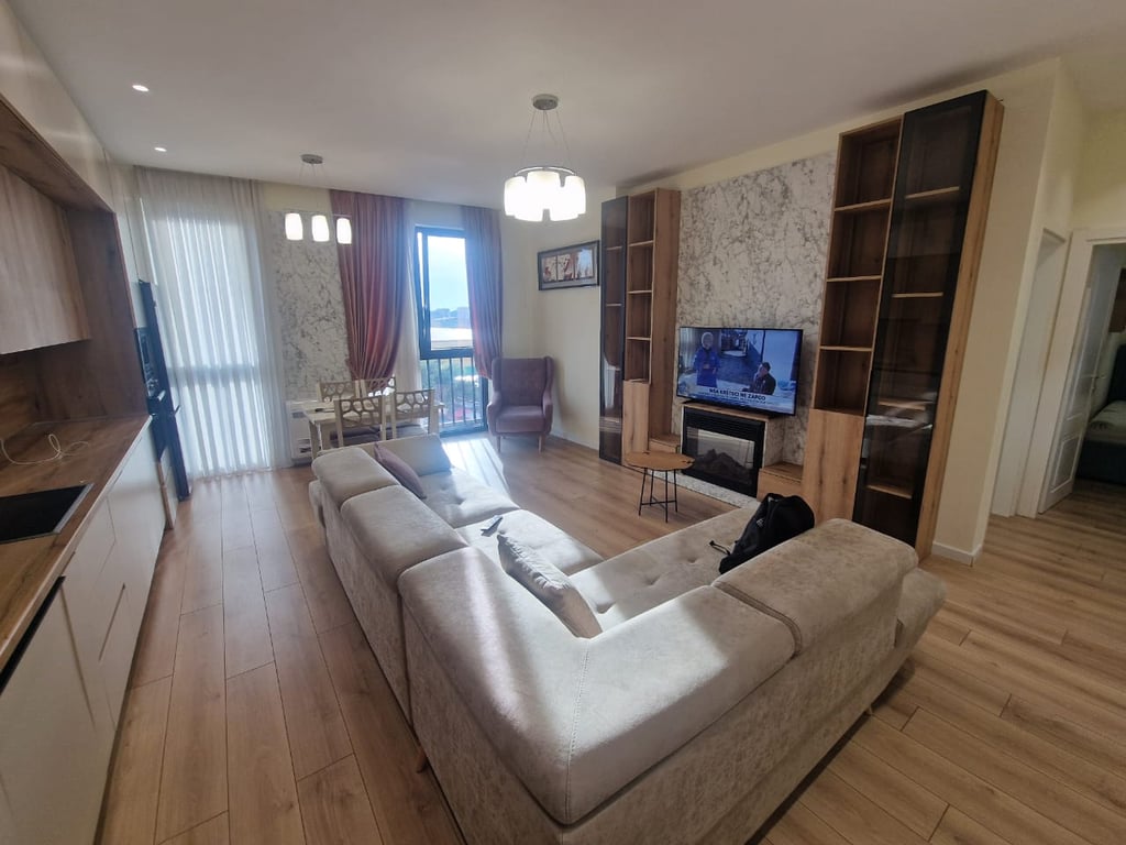 Apartment 2+1+2 bathrooms for rent at Tregu Dinamo.