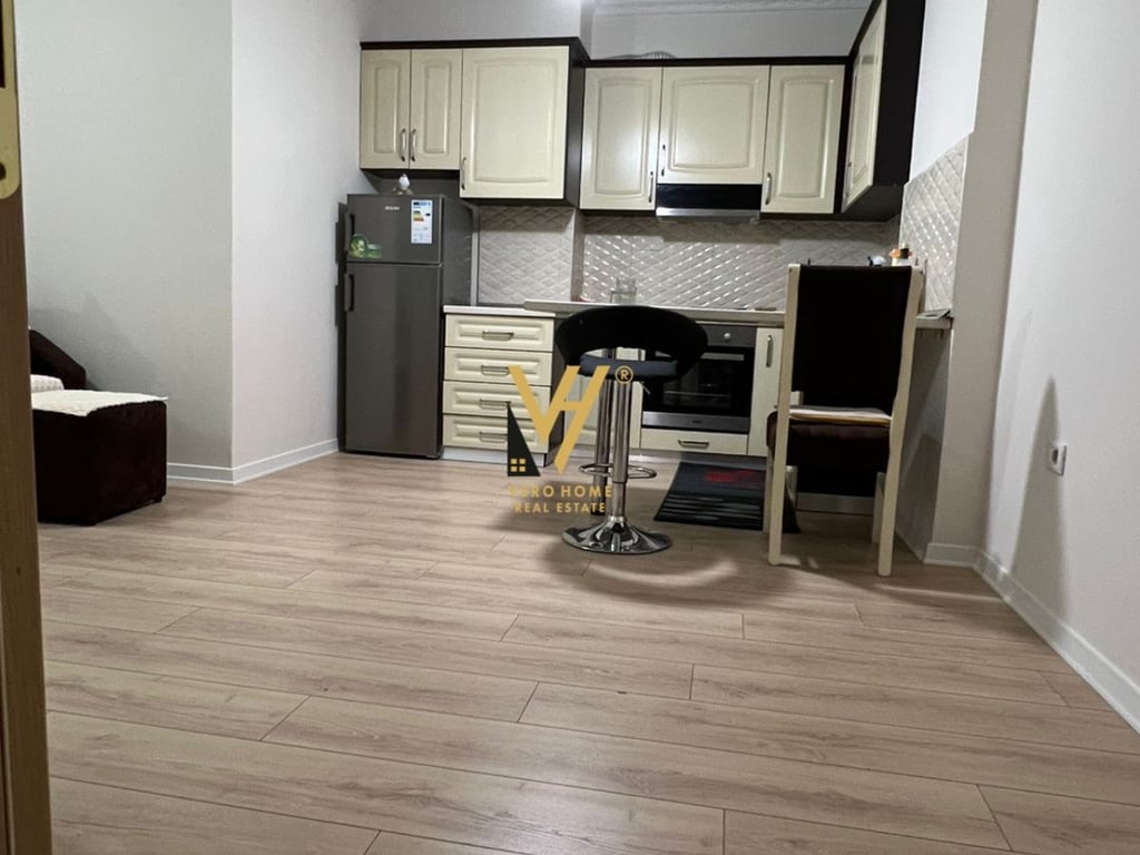 JEPET APARTAMENT 1+1+BLK ME QERA TEK ASTIRI 450 EURO