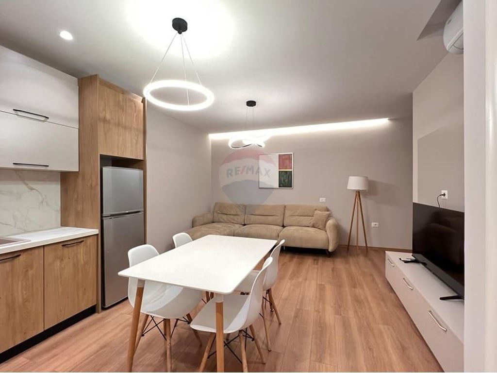 APARTAMENT 2+1+2 PER QIRA!!