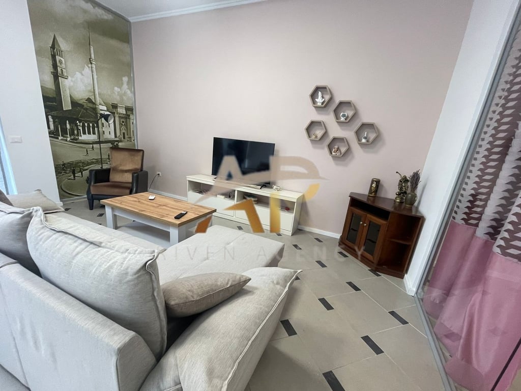 Jepet me qera apartament 1+1 i adoptuar nga ambjent biznesi