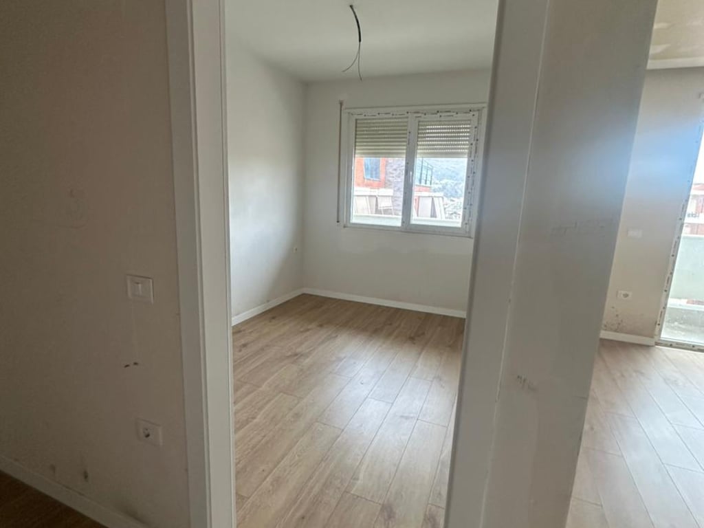 For sale: 3+1+2 apartment and 2 parking spaces at Golden Gate, opposite American Hospital 3.