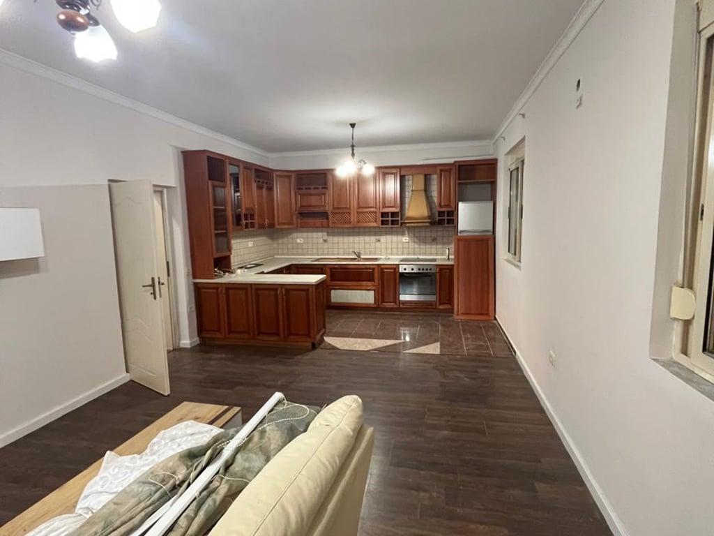 VILË INDIVIDUALE PËR QIRA – KOMUNA E PARISIT