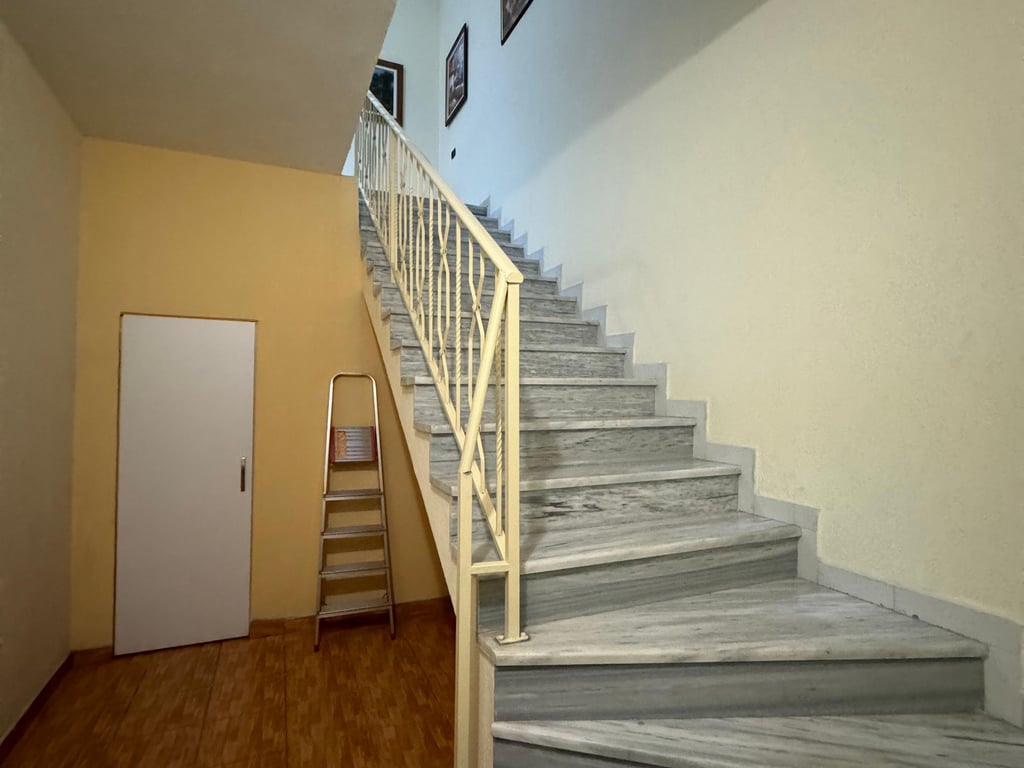 Shitet shtëpi private dy katëshe në Rrugën "Ali Visha"