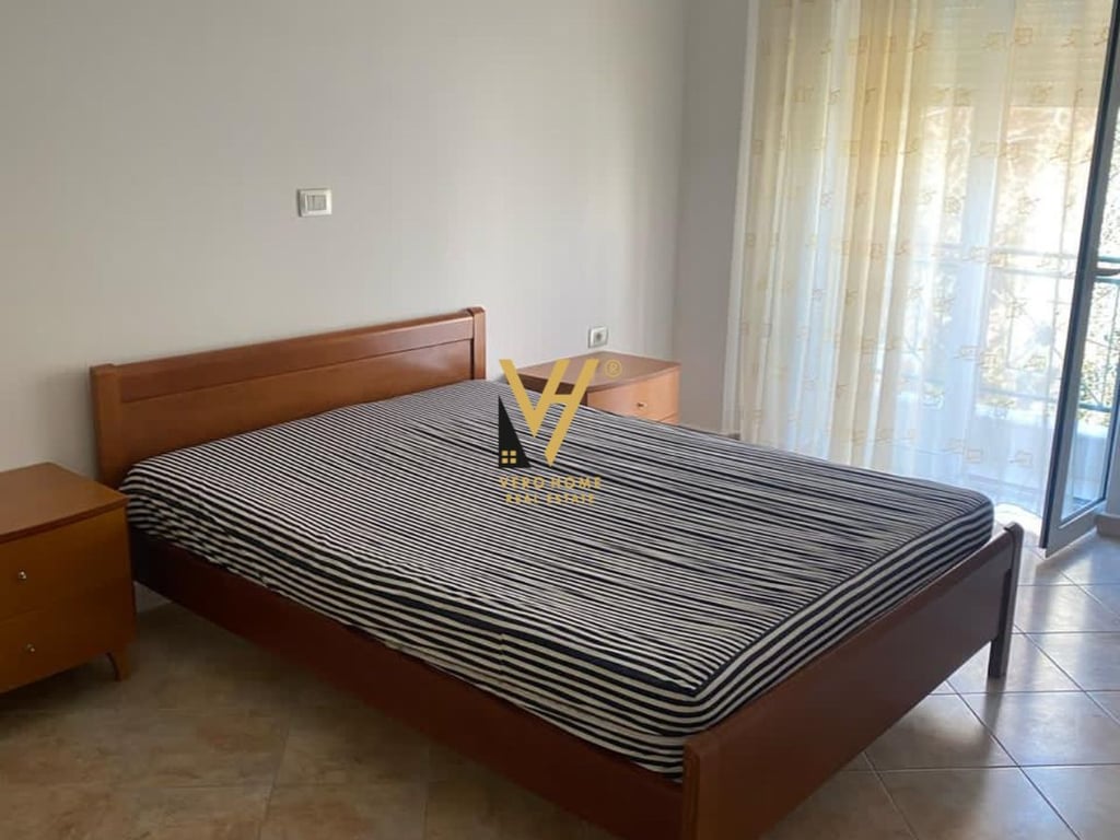 JEPET APARTAMENT 3+2+BLK ME QERA NE SELITE 500 EURO