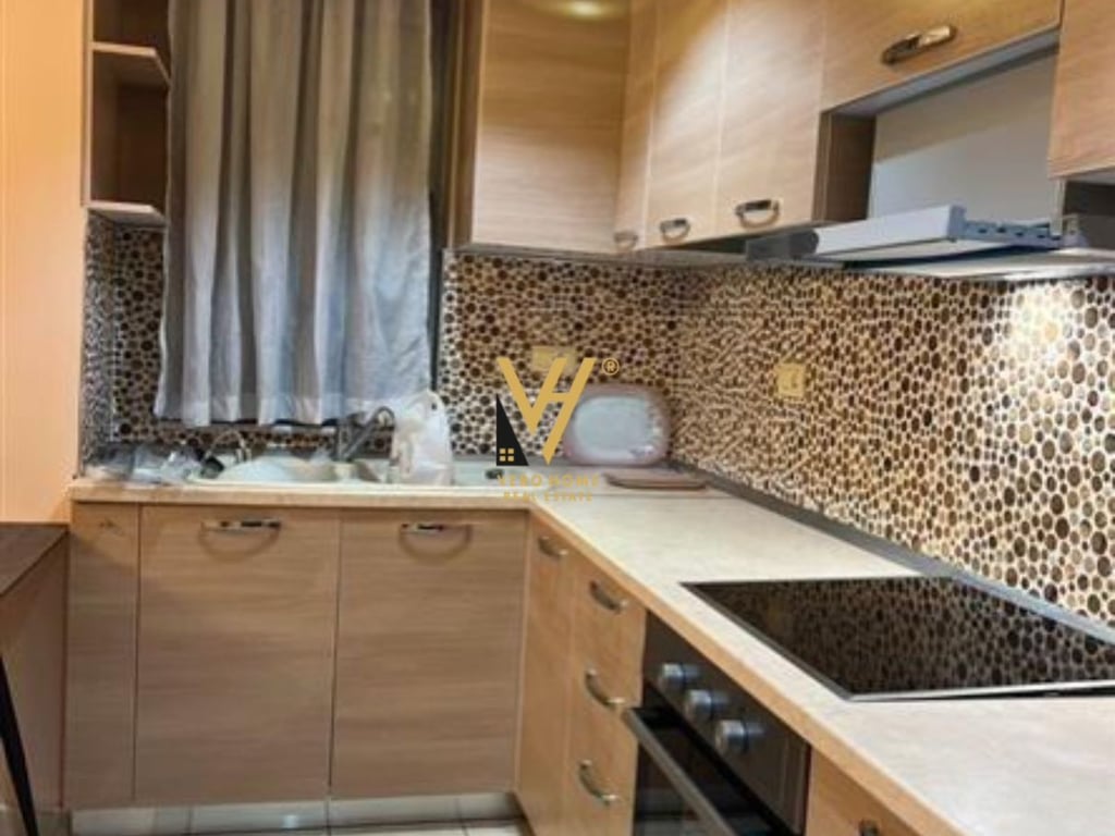 2+1 apartment with balcony for rent at Hygea 450 euros.