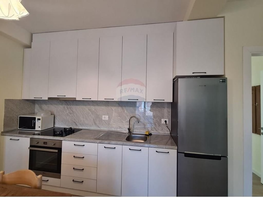 2+1+2 apartment with parking space for rent!