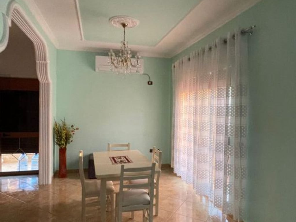 SHTEPI ME QERA - FRESKU