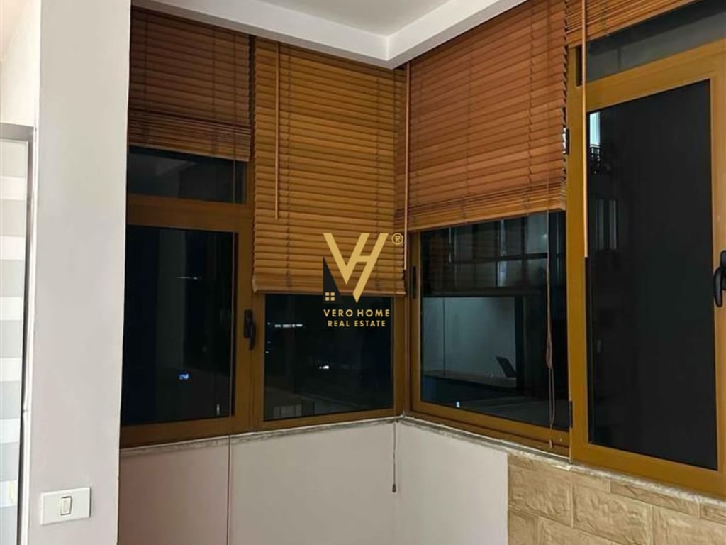 JEPET ZYRE 75 M2 ME QERA TE STACIONI I TRENIT 600 EURO