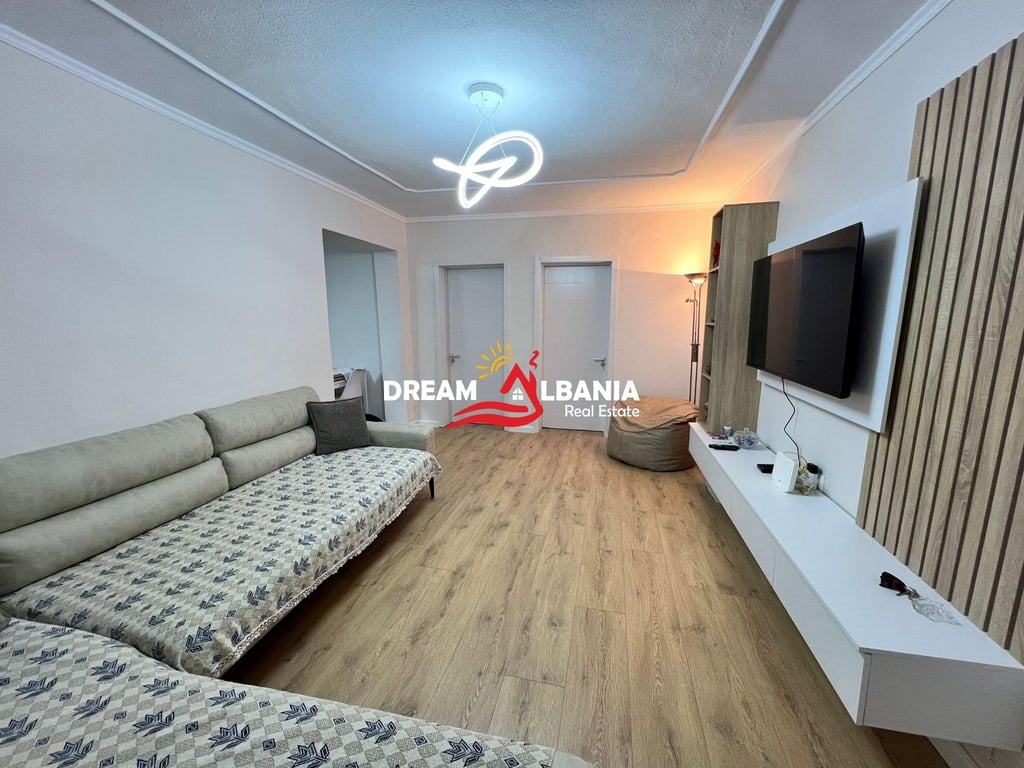 Super Appartamento 3+1+2 in vendita vicino allo stadio Dinamo, presso la farmacia Rejs (ID 4139176)