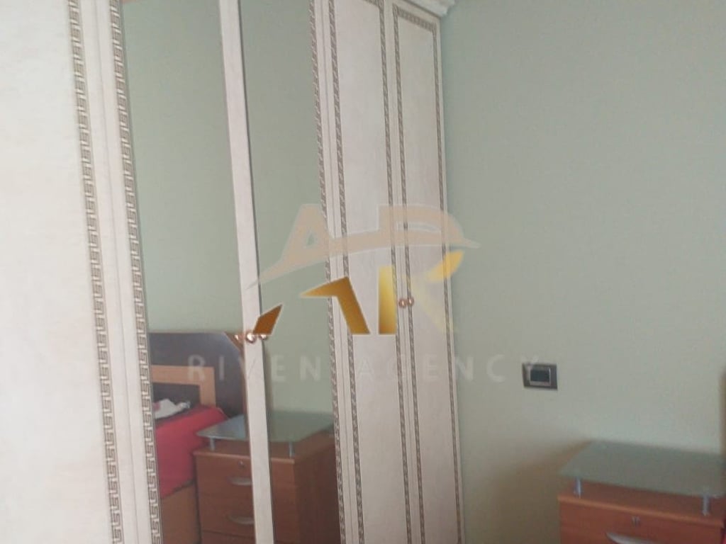 Jepet me qera hyrje 1+1 Kodra e Priftit