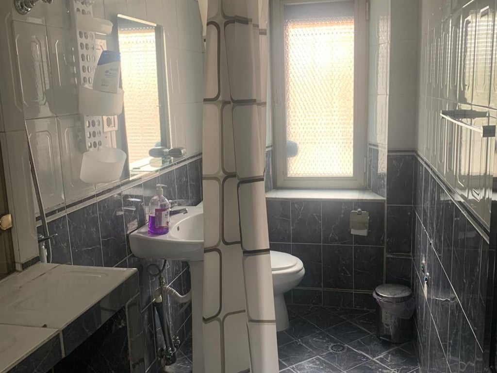 Jepet me qera 2+1 te Xhamia e Tabakeve