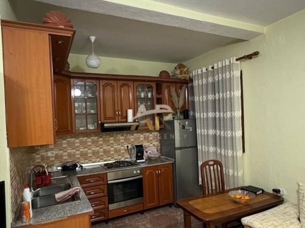 Appartamento 2+1 in affitto a Laprakë.