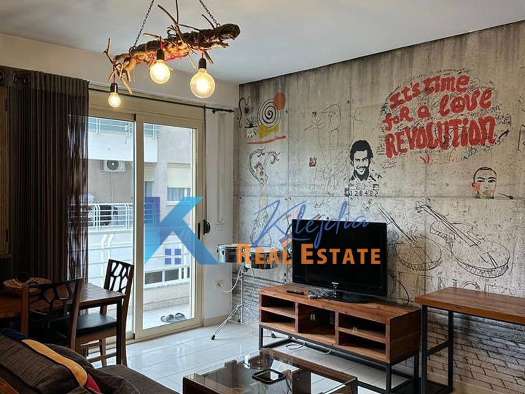 Apartament 1+1 per qira afer Liqenit te Thate