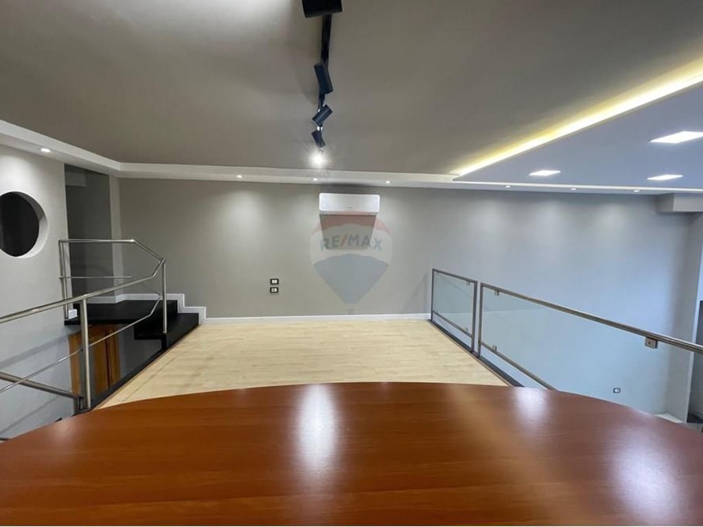 Jepet me qera njesi biznesi duplex