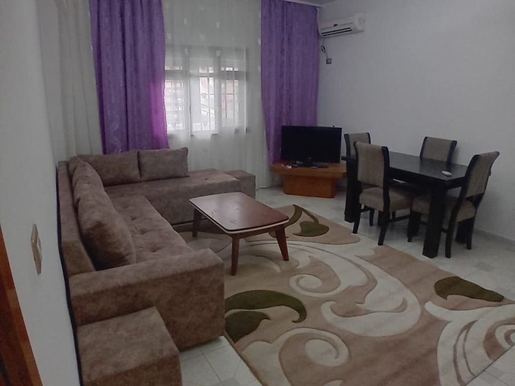 Affittasi appartamento 1+1, via 5 Maggio (vicolo Lucie Miloti) Prezzo: 420 mila lekë