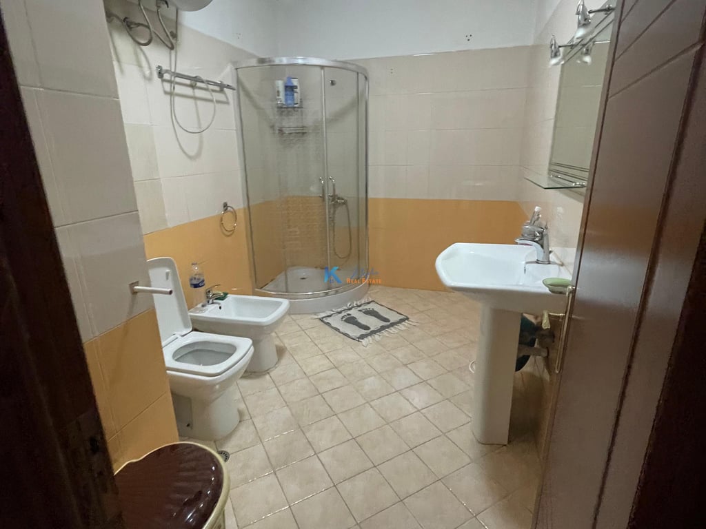 Apartament 2+1 per qira ne rrugen Dritan Hoxha, afer Intesa SanPaolo 