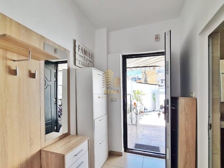 Affitto, Ingresso privato 1+1+ posto auto, Mercato nuovo, 680 Euro/mese