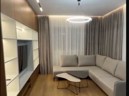 Shitet Apartament 2+1+2 Komuna e Parisit 360.000 euro