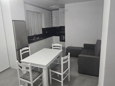 A 2+1 apartment is for rent in Selite.