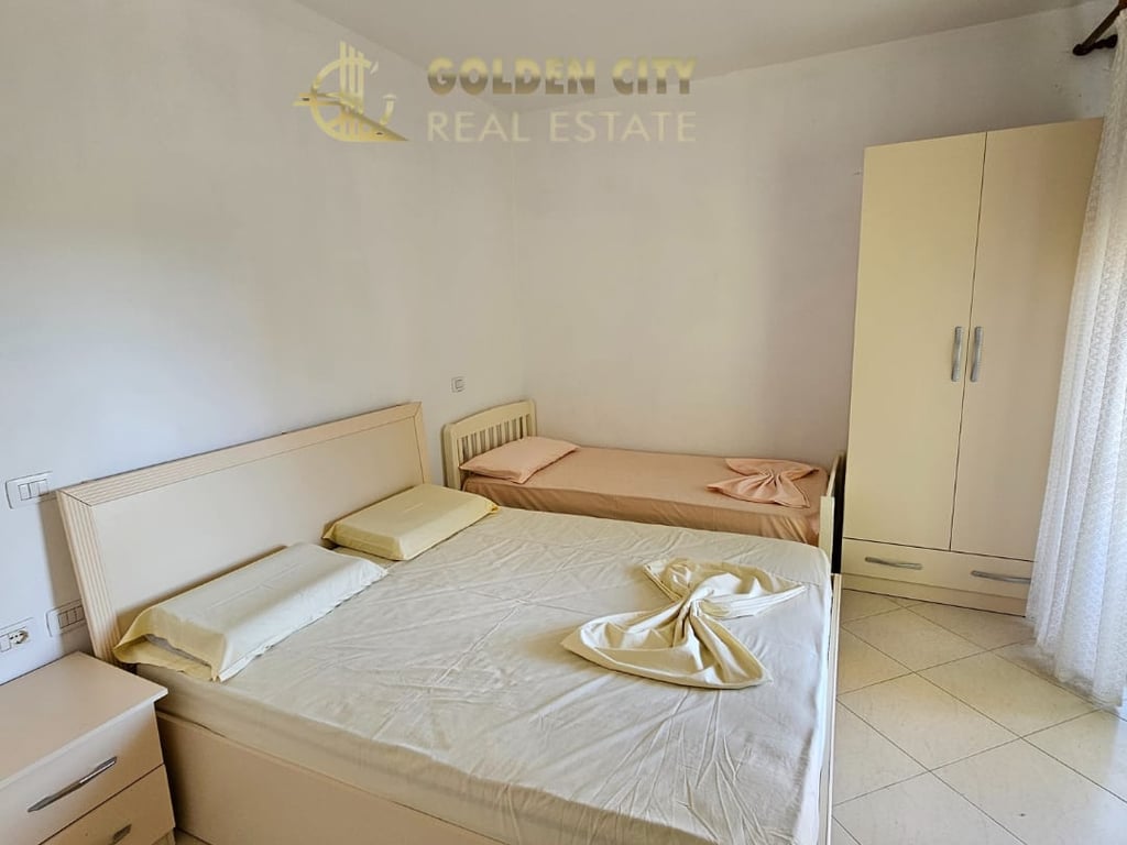 Vendesi super appartamento 2+1 fronte mare a Qerret.