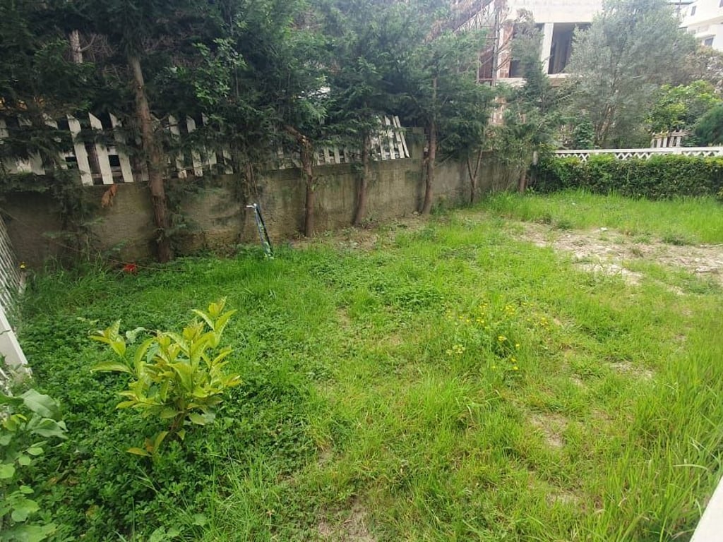 SHITET APARTAMENT 1+1 NE PLAZHIN E QERRETIT