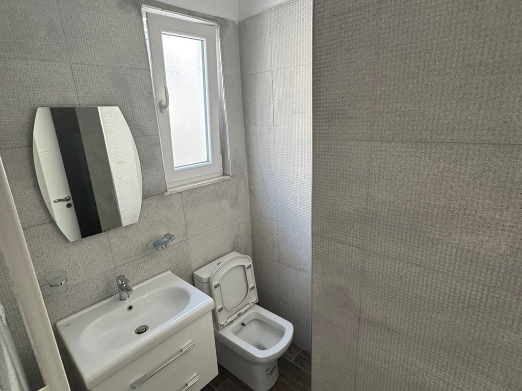 JEPET ME QIRA APARTMENT 2+1+2 TUALETE +2 BALLKONE, PRANE SPITALIT NENE TEREZA, TIRANE