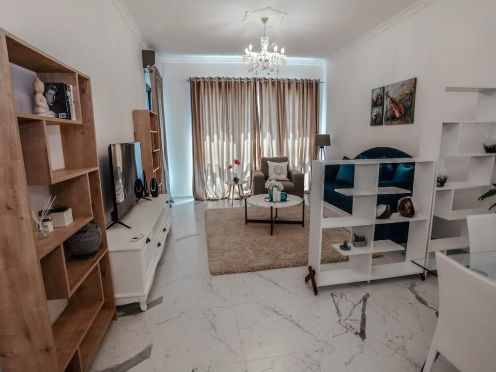 A 1+1 apartment is available for rent at Square 21.
