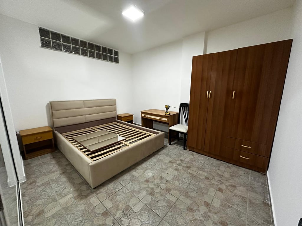 Apartament 1+1 me qira tek Komuna e Parisit 