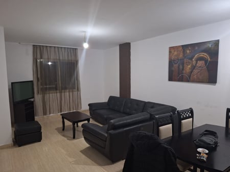 A 3+1+2 apartment is for rent on Bulevardi Zogu I for 500 euros.