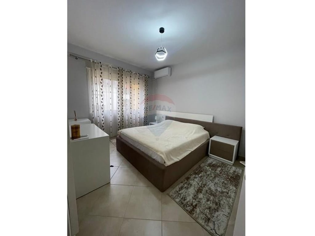 APARTAMENT 2+1+PARKIM ME QIRA TEK KODRA E DIELLIT