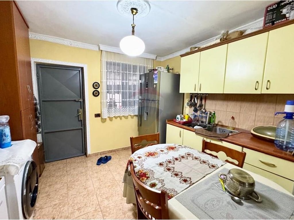 SHITET 1+1 PRANE RAJONIT NR 4, KINOSTUDIO !!