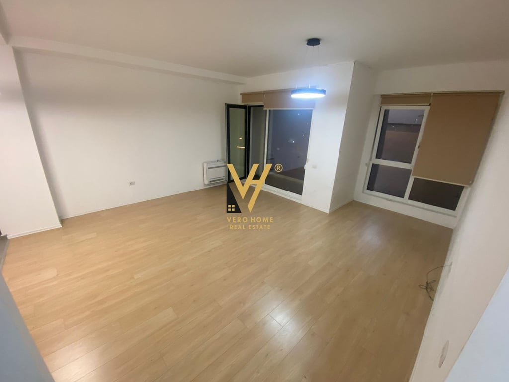 JEPET ZYRE 120 M2 ME QERA TE KOMPLEKSI KONTAKT ,21 DHJETORI 650 EURO