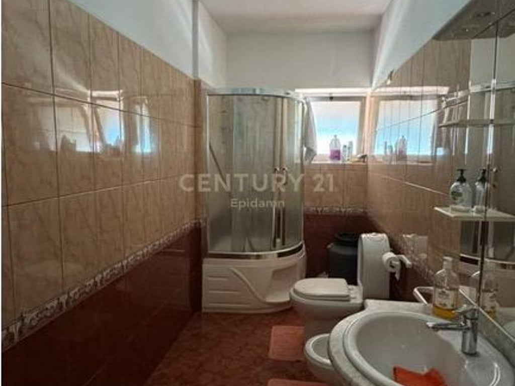 Affittasi appartamento 2+1 con vista mare in Via Nuova del Porto!