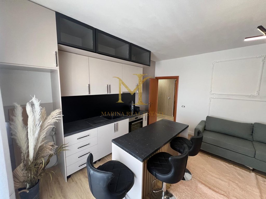 AFFITTASI APPARTAMENTO CON VISTA MARE, SPIAGGIA DI DURRES!!