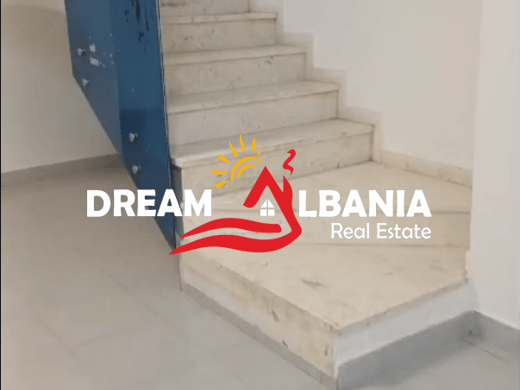 Ambjent biznesi/ zyre me qira ne rrugen Petrela prane Bulevardit te Ri - ISH STACIONI (ID 42611308)