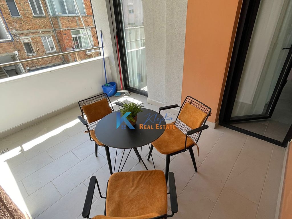 SUPER APARTAMENT 1+1 ME QIRA TE 21 DHJETORI