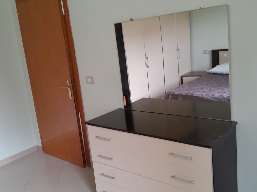 Affittasi 1+1 a Porcelan