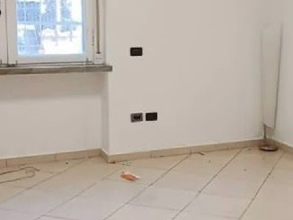 JEPET ME QERA AMBJENT BIZNESI 209M2 2300 EURO STADIUMI DINAMO