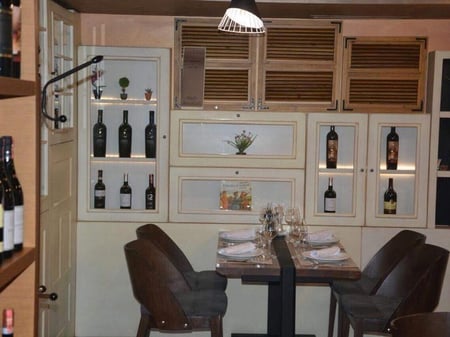 🏢 Bar Restaurant for Rent – Near Durrës Street 🏙️