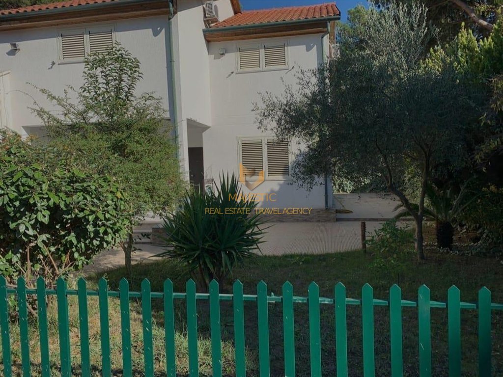 Villa 3+1+2 in Vendita a Durrës, qerret, kavaje - 370000€ | 150 m²