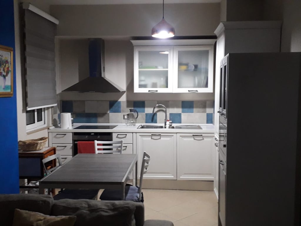 Shitet Apartament 1+1 tek Materniteti i Ri, Koco Glozheni 