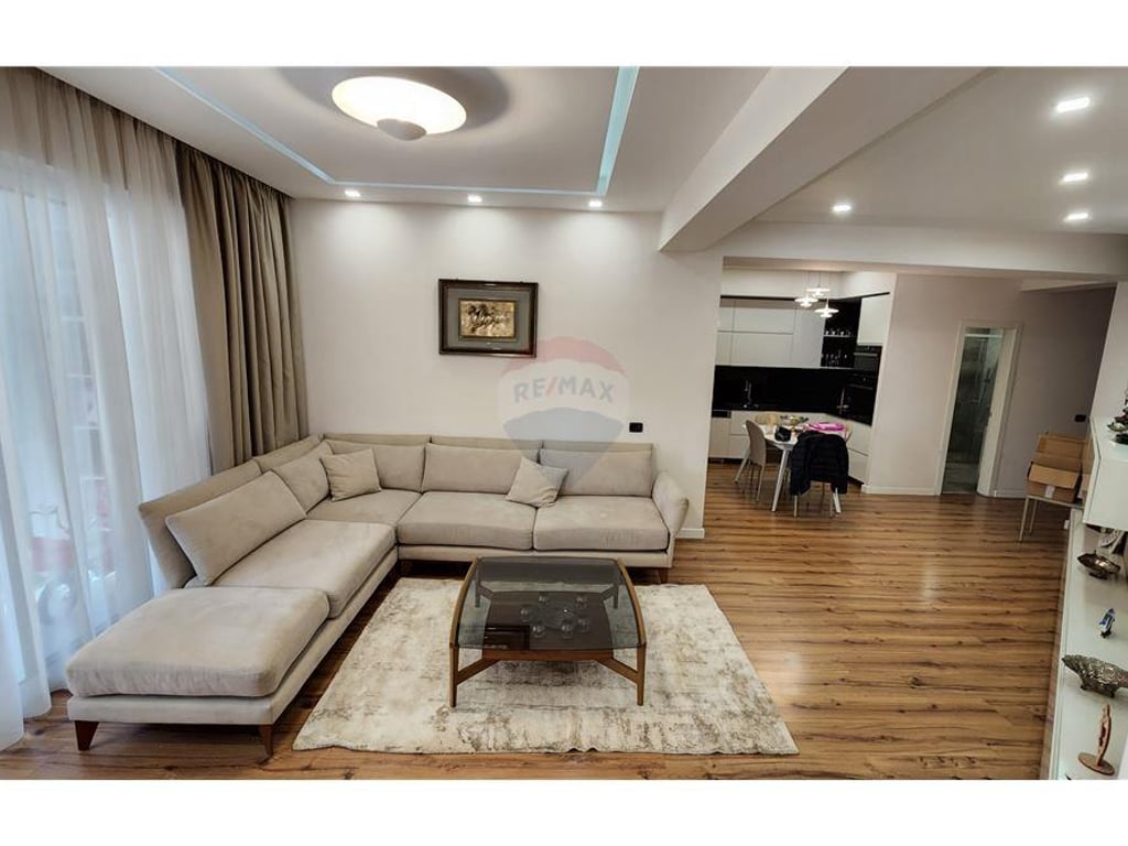 Affittasi appartamento 2+1 in Via Kavajë.