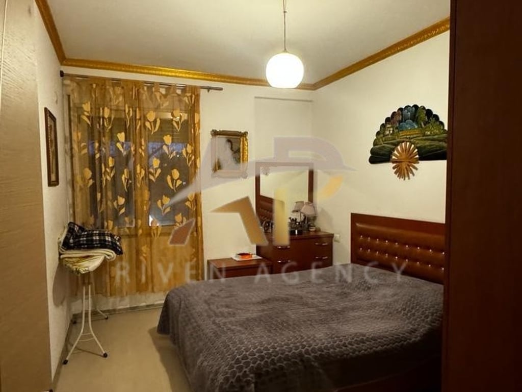 Shitet apartament 1+1 + post parkimi Don Bosko