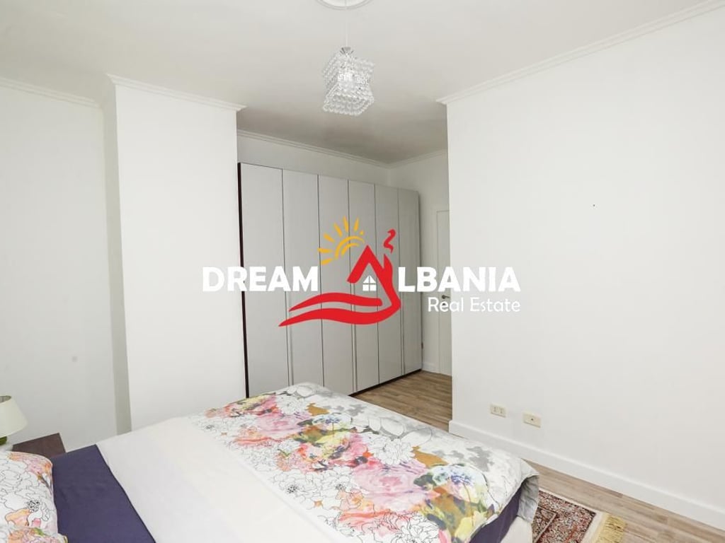 Vendesi Super Appartamento 3+1+2 in Centro, vicino ai 9 Piani a Tirana (ID 4131385)