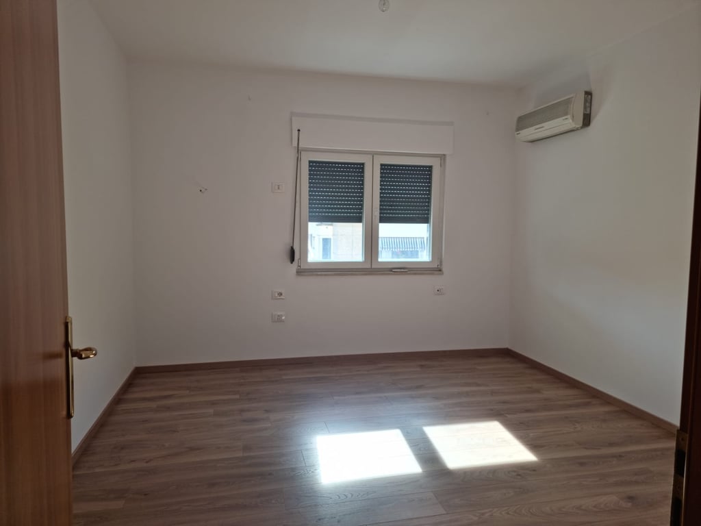 APARTAMET 2+1+2 TEK STADIUMI AIR ALBANIA PER QIRA