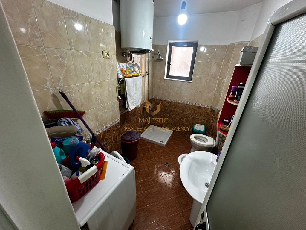 Shitet apartament 2+1 ne Myslym Shyr