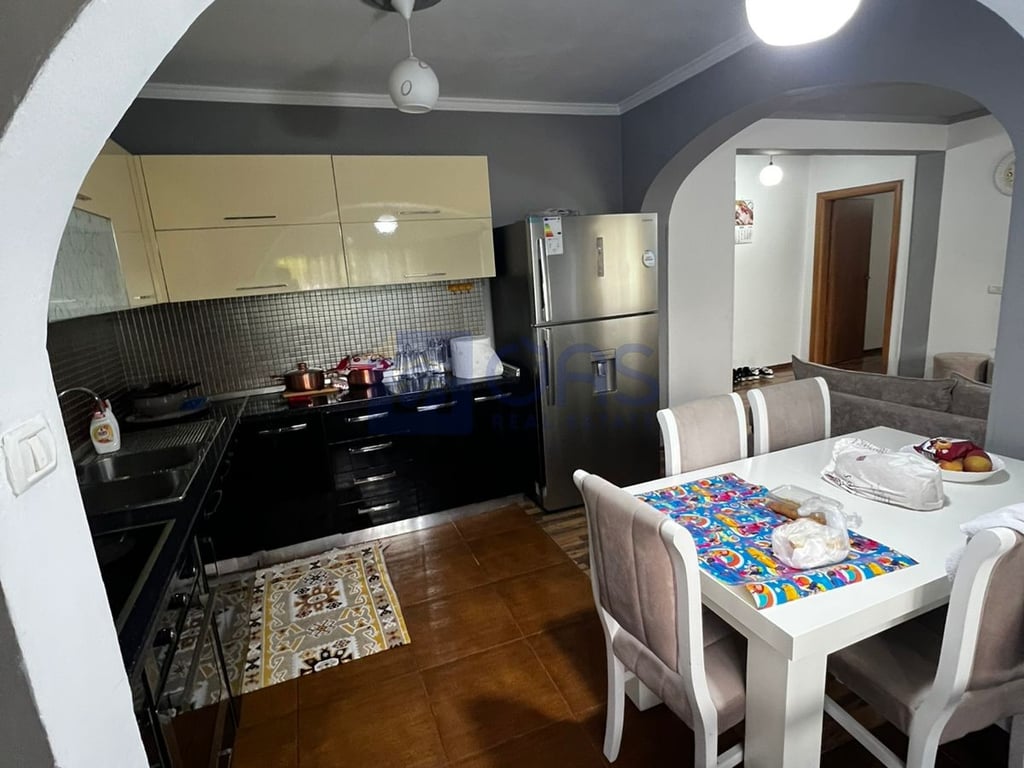 Vendesi appartamento 2+1+Cantina presso il complesso Malaysian.