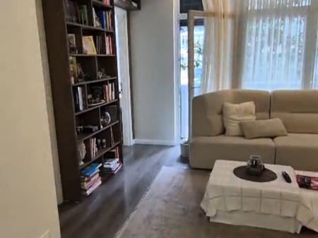 Shitet Apartament 3+1+2 Komuna e Parisit