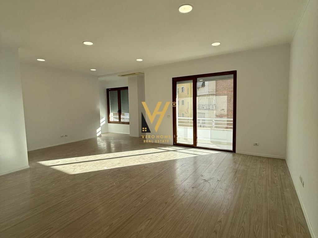 JEPET ZYRE 180 M2 QERA TE DELIJORGJI 250.000 LEKE