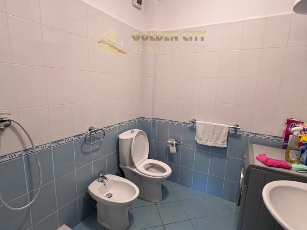 Ofrojme per shitje pentause 2+1+2. 210m2